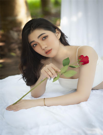 电影金瓶双艳_60多岁的女人外阴都萎缩吗_盲山在线观看